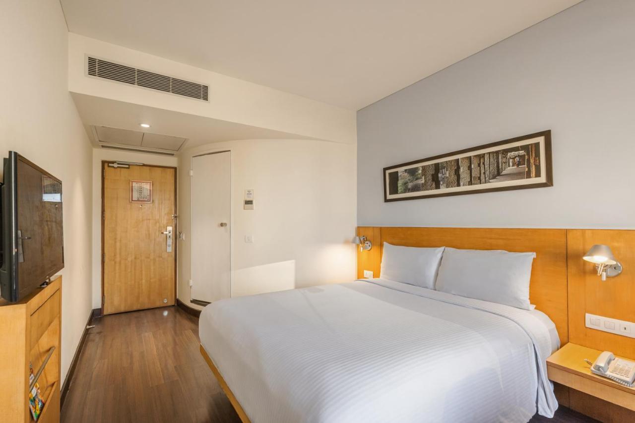 Ibis Gurgaon Golf Course Road - An Accor Brand Ξενοδοχείο Εξωτερικό φωτογραφία